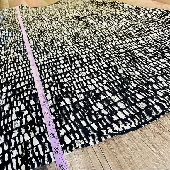 Eileen Fisher 100% Silk Black and Beige Shift Dress Medium - Picture 7 of 7